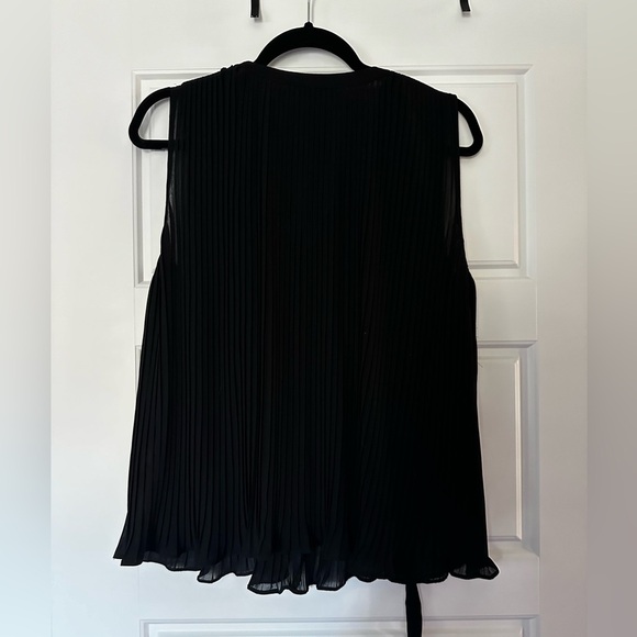 Black Endless Rose Sleveless Pleated Tie Top Size M - Picture 4 of 4